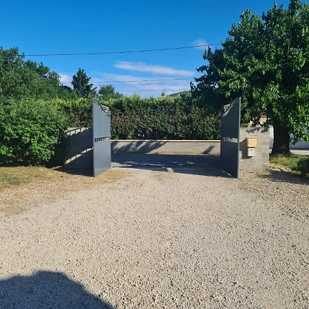 Chez Sandrine Et Arnaud Alba-la-Romaine